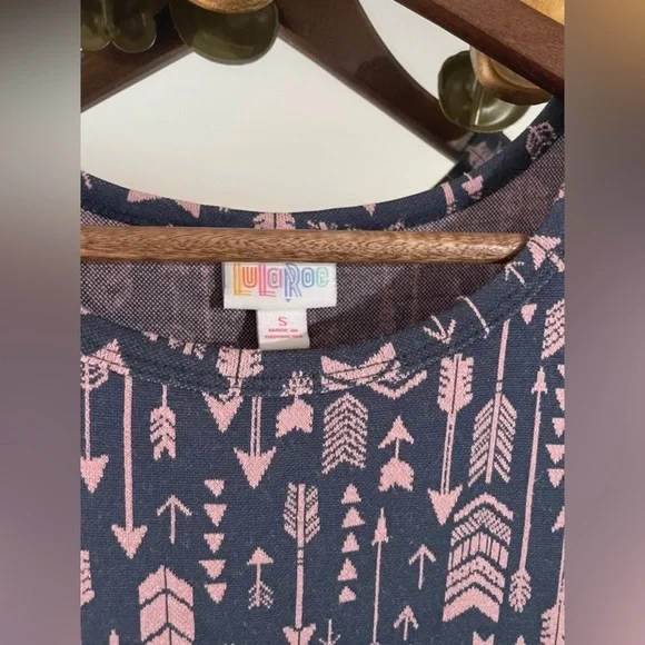 LulaRoe Navy and Pink Arrow Pattered Stripped Tshirt Dress - Picture 2 of 2